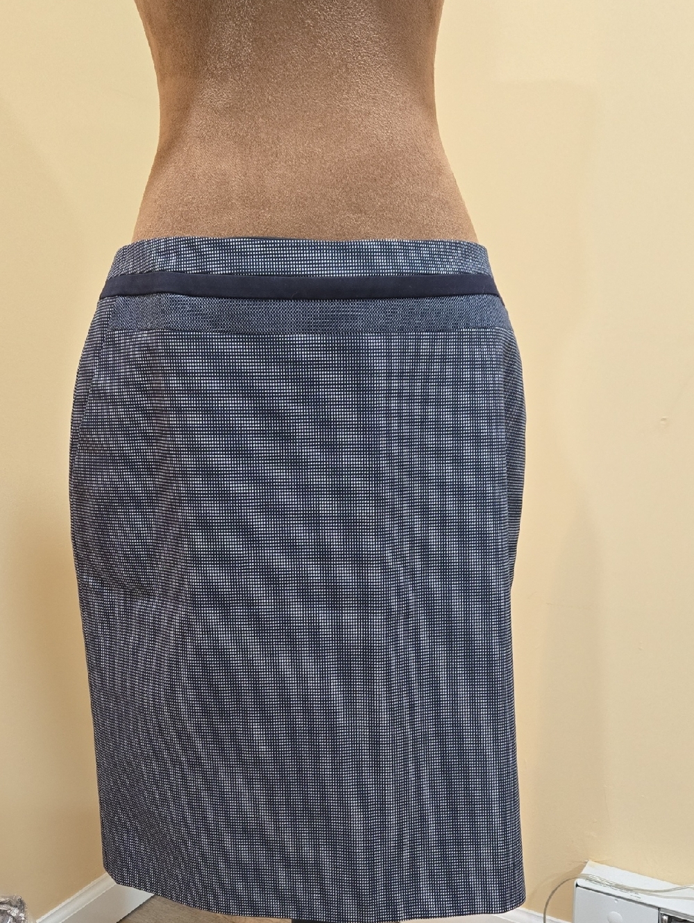 Akris Punto Navy Houndstooth Pencil Skirt!